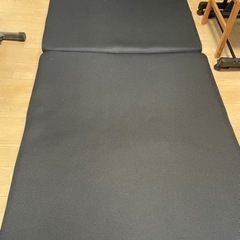 折りたたみベッドの画像