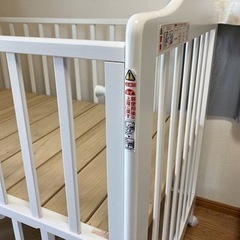 ベビーベッド オマケつき（分解してあります）の画像
