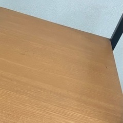 パソコンデスクの画像