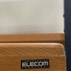 パソコンデスクの画像