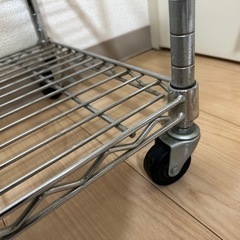 ワイヤーシェルフ　タイヤ付　スチールラックの画像