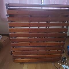 木製シングルサイズ　ワンタッチ折り畳みベッドの画像