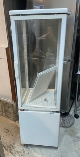 縦型冷蔵庫　白色