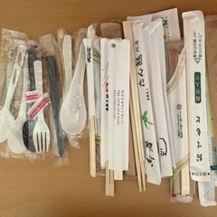 割り箸、プラスチックのカトラリー