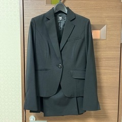 レディーススーツ