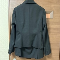 レディーススーツの画像