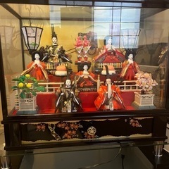 引き取り限定　ガラスケース三段雛人形　¥2000