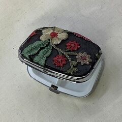 4/11(木）インド刺繍リボン小物ミニケース、ブローチワークショップ