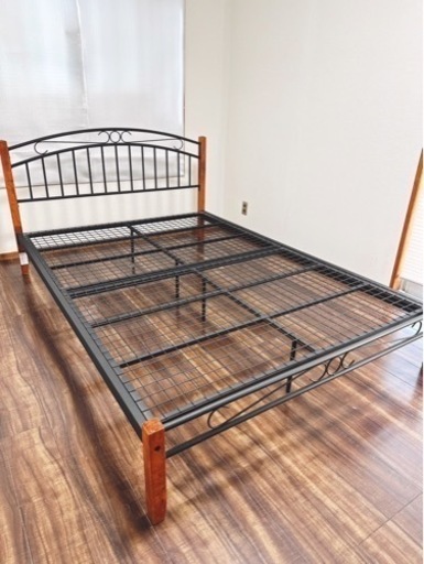 ニトリ　ダブルベッド　フレーム　美品です