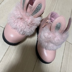 女の子の靴の画像