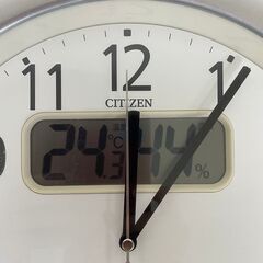 【CITIZEN】 シチズン ネムリーナカレンダー 電波掛け時計 温度 湿度計 付き 4FYA01-0 Z1240Gの画像
