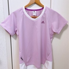adidas（アディダス）スポーツウェア・トップス・半袖・ピンク...