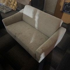 お店　ソファー:大きく二つ:1人用一つ！の画像