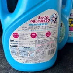 新品ハミング柔軟剤2,500ml×3本の画像