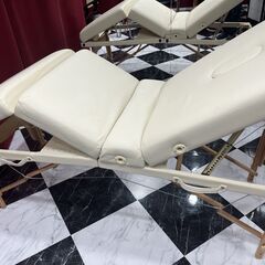 Premium 折りたたみ リクライニング エステベッド COMODO 施術の画像