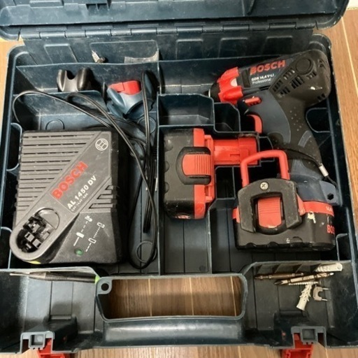 決まりました　BOSCH インパクト　14.4v 充電器　バッテリー2個付き