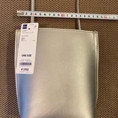 GU ライトミニショルダーバッグ　シルバー　新品