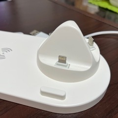 【取引決定】iPhone  卓上充電器の画像
