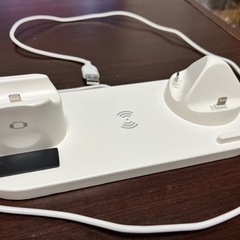 【取引決定】iPhone  卓上充電器