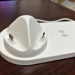 【取引決定】iPhone  卓上充電器の画像