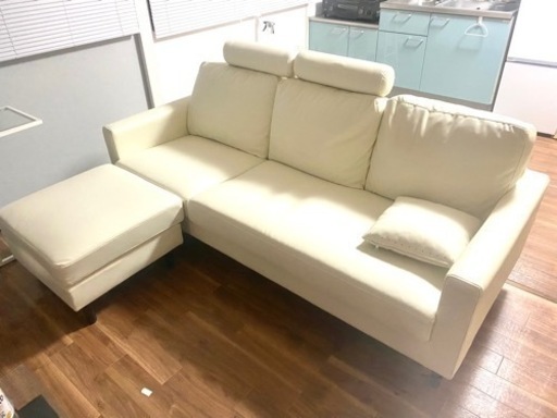 オフホワイトレザー(合皮)3人掛けカウチソファ