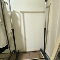 ハンガーラック0円です。