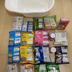 ベビーバス＋お菓子の画像