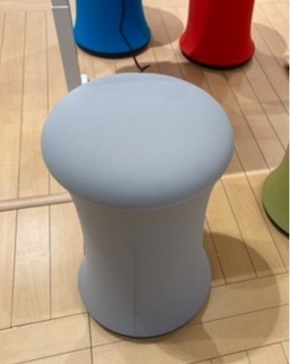 バランスボールのようなデスクチェアUE-TIBOBO (東京インテリア商品