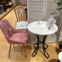 カフェテーブル　(東京インテリア商品)