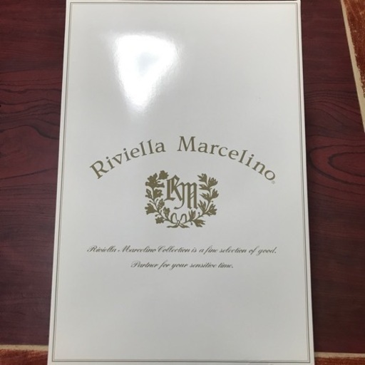 ⭐️新品未使用品    Riviella  Marcelino敷きパッド   引越しの為、出品致します。 値下げ交渉可能。お気軽にお申し付け下さい。買い手が見つからない場合には今月末に削除致します。 ⭐️