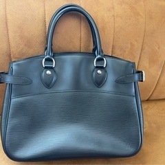 VUITTON エピ