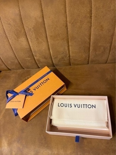 VUITTON カプシーヌ　長財布