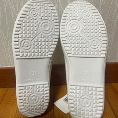タグ付き白上靴19センチの画像