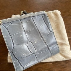 イルビゾンテ　型押し　折り財布　定価30000円程の画像