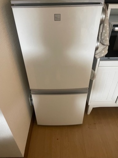 冷蔵庫　一人暮らし　137L どっちでもドア