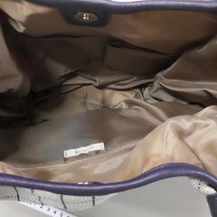 ハンドバッグ　チェック　1個の画像