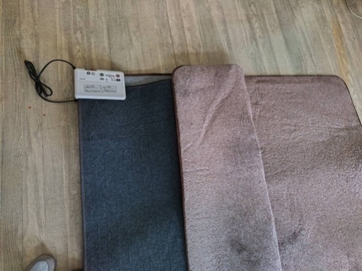 美品　ホットカーペット　３畳サイズ　一昨年前購入　２面切替、切り忘れ防止、低電力、ダニ退治