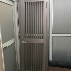 アルミ製侵入防止　扉
