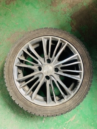 車のパーツ タイヤ、ホイール