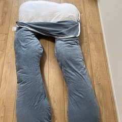 U字型抱き枕の画像