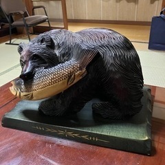 木彫りの熊　大と小の画像