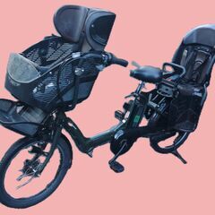 ｂ65🟢バカ親切な電動自転車屋🔴土日もお子様と土足のままご試乗可能です。  🌕️２０インチ、チャイルドシート、３人乗り、２人乗り、１人乗り、電動アシスト自転車  🔴バッテリーは、新品の９０％以上の性能を保持していて、コンディション良好です。  🟢１回の充電で３０ｋｍ以上の走行が可能です。山手線を半周するくらい走行可能です。  🌕️オプション無料。後ろチャイルドシートをかごに変更して１人乗りに変更も可能です。  🟣２０インチ、チャイルドシート、３人乗り、２人乗りなど、在庫は２０台以上あります。の画像