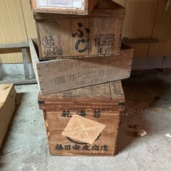 古い木箱　さしあげますの画像