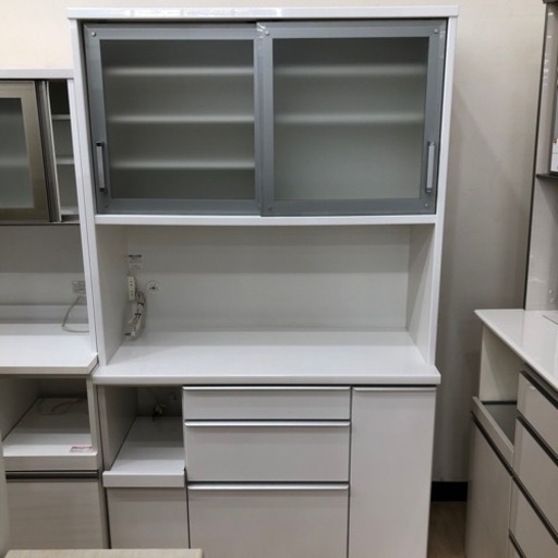 松田家具　食器棚のご紹介です