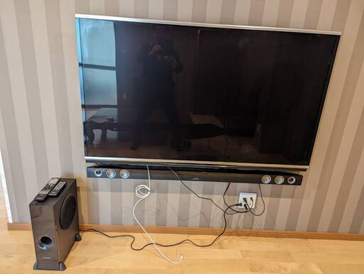 テレビ　60インチSHARP (スピーカー付）