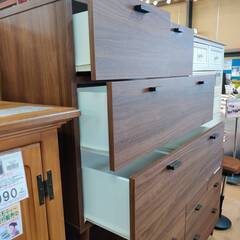 【愛品倶楽部柏店】ユーアイ 3段4杯 脚付きミドルチェスト B-COMPANY取扱い ①の画像