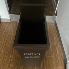 ゴミ箱の画像
