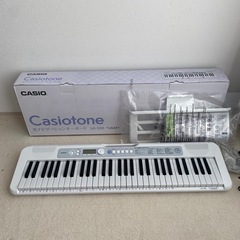 中古品】CASIO キーボード LK-330 2023年製 ホワイト - メルカリ