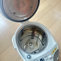 電気ポットの画像