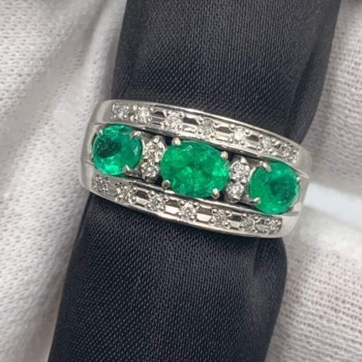 K18WG 18金　ホワイトゴールド　エメラルド　ダイヤモンド　指輪　7.1g 約14号